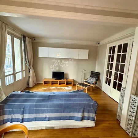 Appartement De 2 Chambres Au Coeur De Paris-3